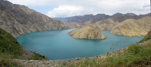 The mountainous landscape along the Naryn river between Tash-Komur and Kara-Kul