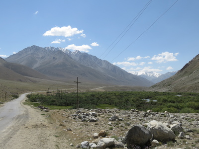 The mountainous landscape along the Toghuzbulok river between Khorog and Jelondy