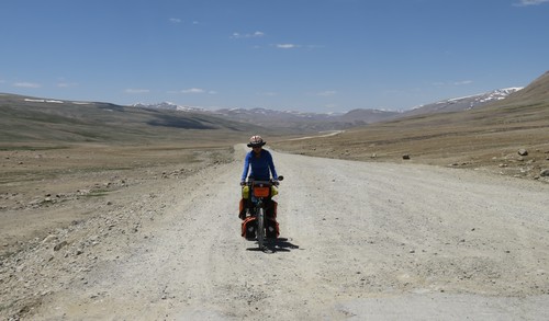 The landscape at the top of the Koitezek Pass (4272m)