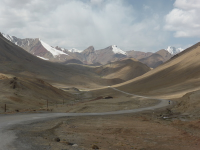Landscape on the way down from the Ak-Baital Pass (4655m)