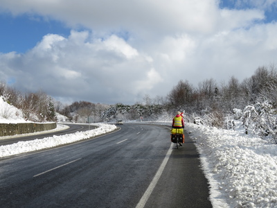 We cycled through a snowy landscape on the high road (~450m above sea level) between Ereğli and Zonguldak