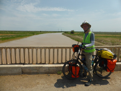 Crossing a surprisingly big river on the way from Sarahs to Tejen. The whole area was greener than we expected.
